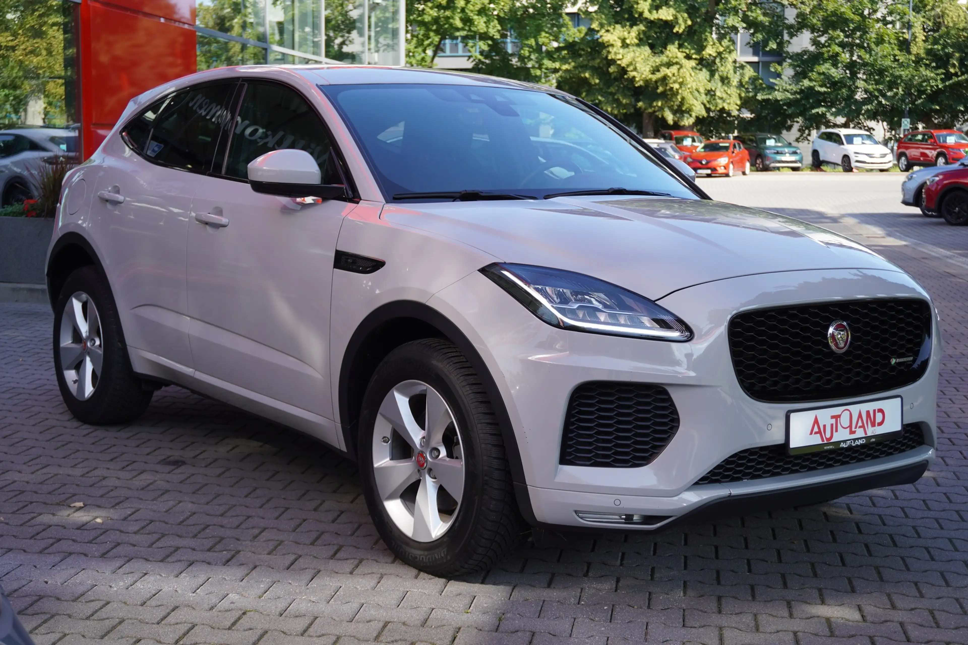 Jaguar E-Pace E-PACE 2.0 R-Dynamic S AWD — photo 4