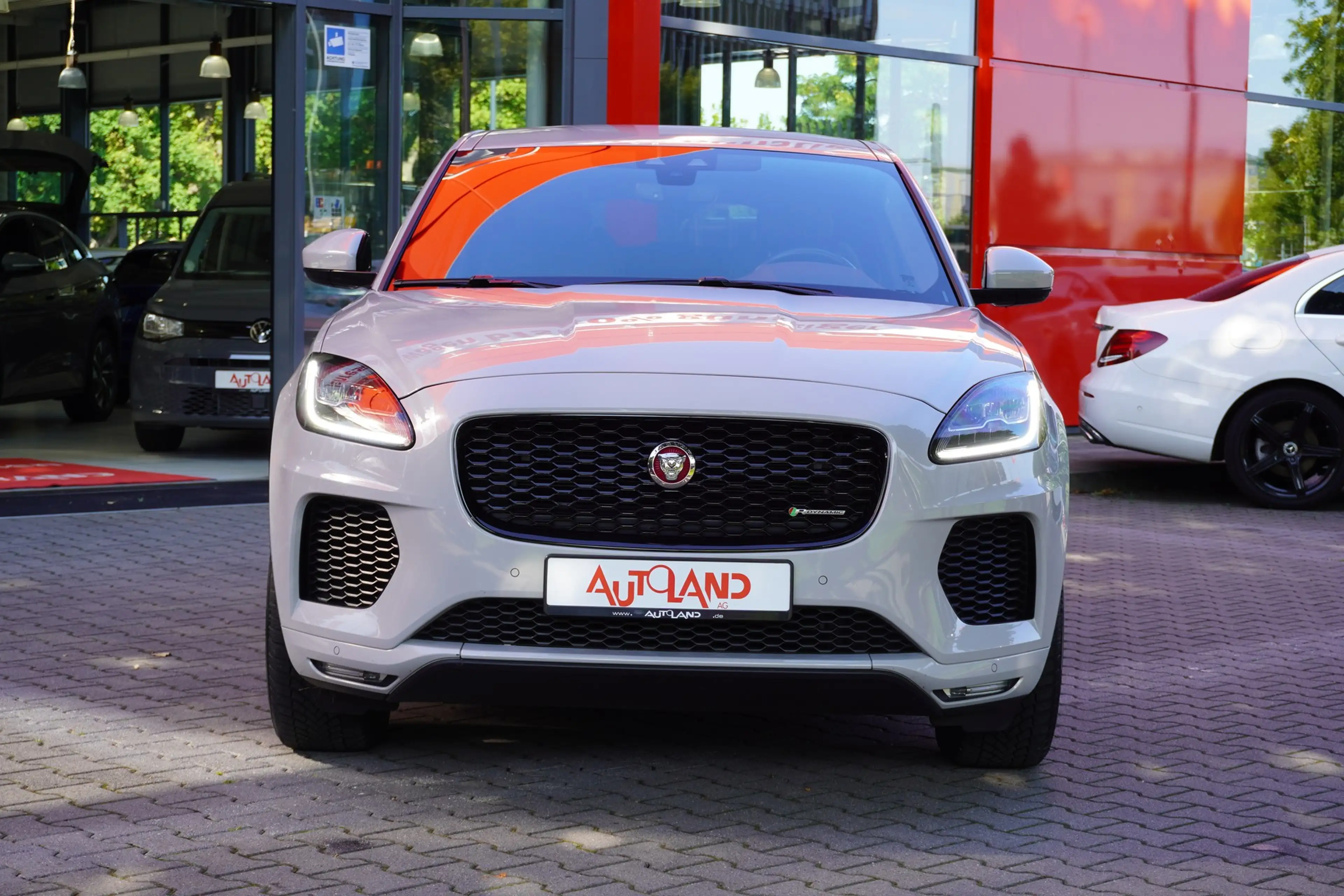 Jaguar E-Pace E-PACE 2.0 R-Dynamic S AWD — photo 3