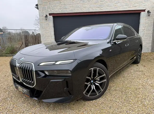 BMW 740 dA Xdrive Pack-M / NEW MODEL / TOIT PANO /GARANTIE