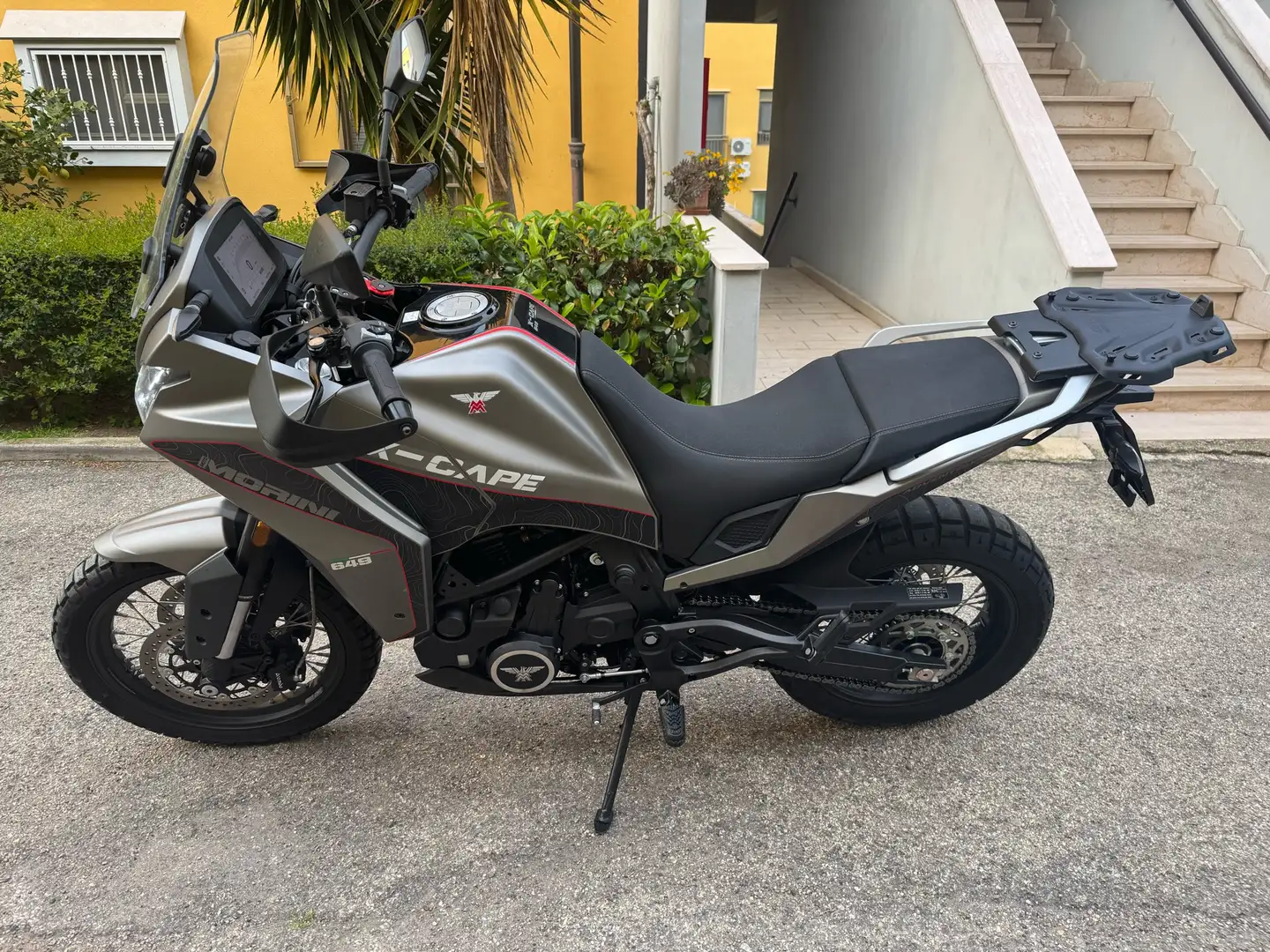 Moto Morini X-Cape Šedá - 1