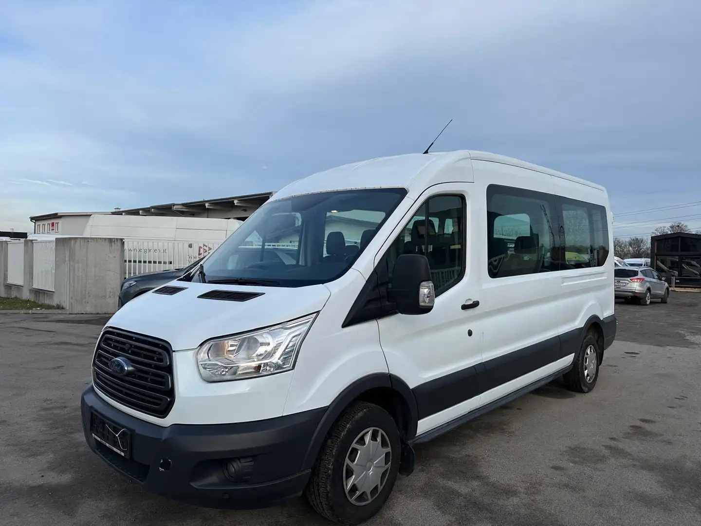 Ford Transit 2,0 TDCI L3H2 310 Trend Weiß - 1