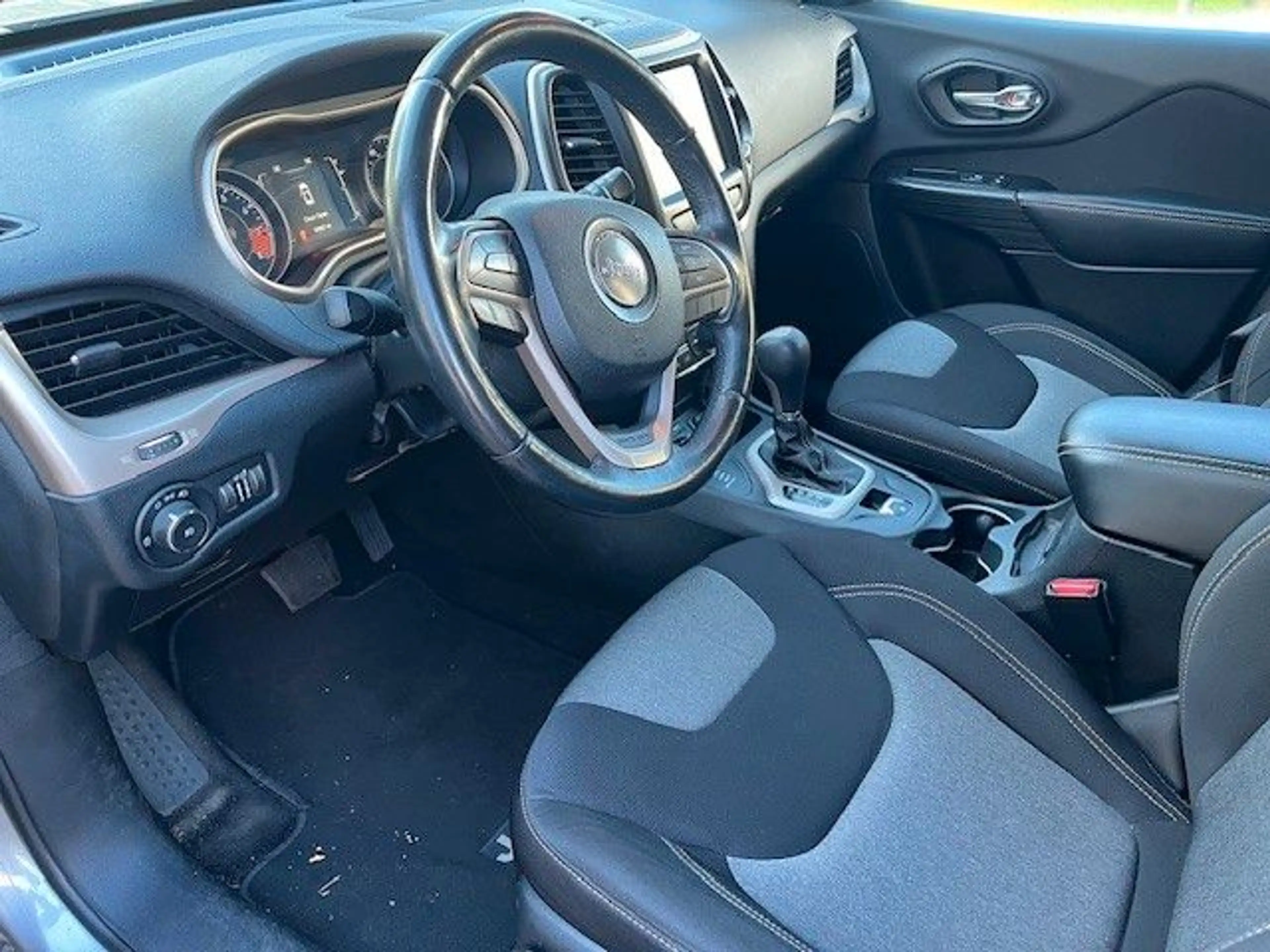 Jeep Cherokee 3.2 V6 200kW 4x4 Limited AHK — photo 10