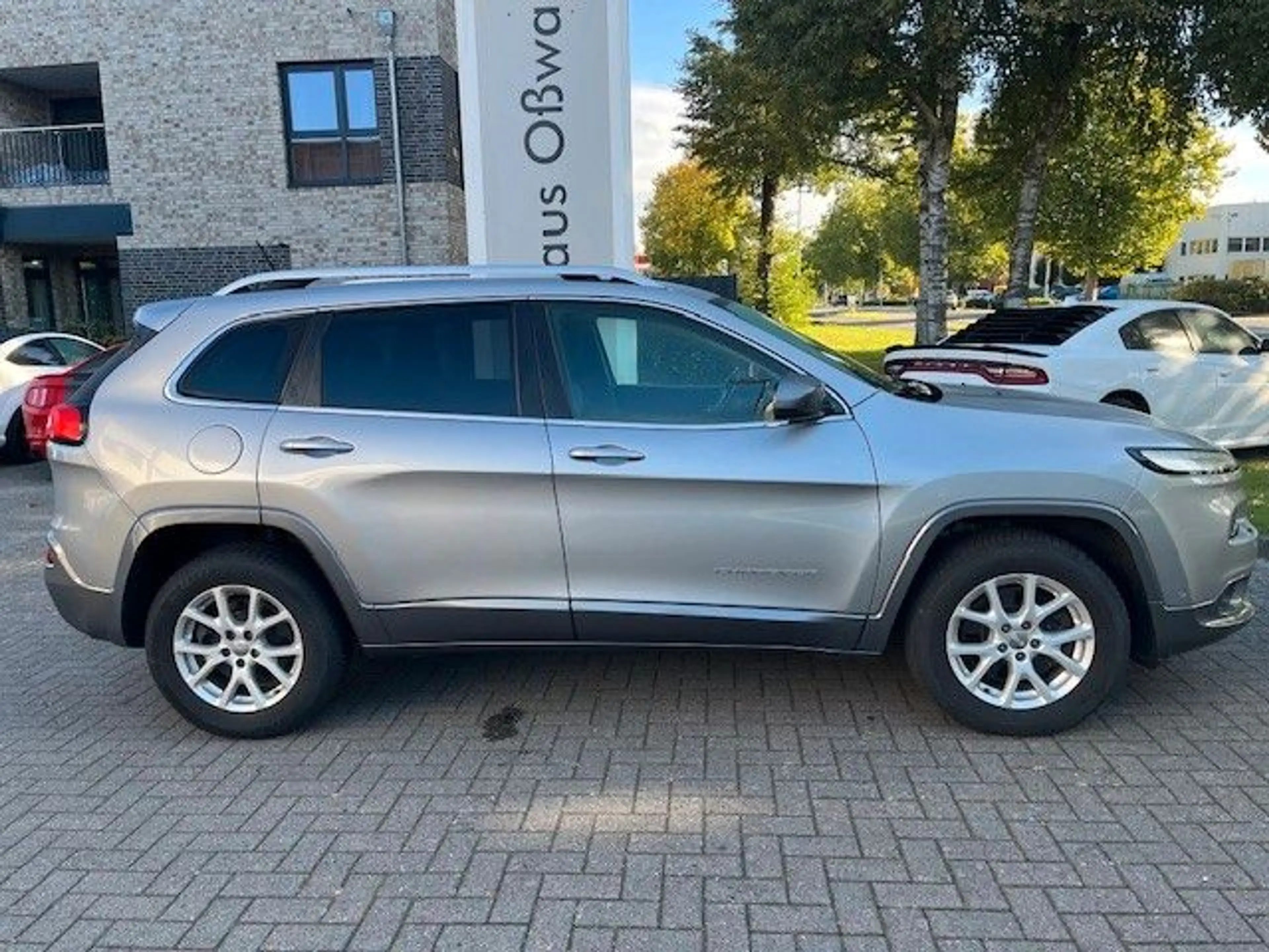 Jeep Cherokee 3.2 V6 200kW 4x4 Limited AHK — photo 4