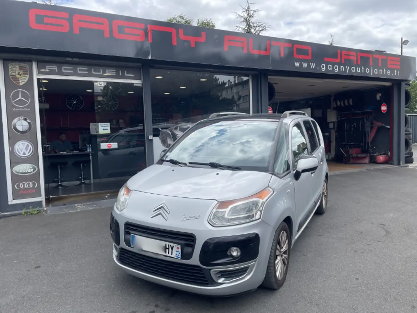 Citroen C3 Picasso 1.4 VTI CONFORT TOIT PANORAMIQUE Gris - 1