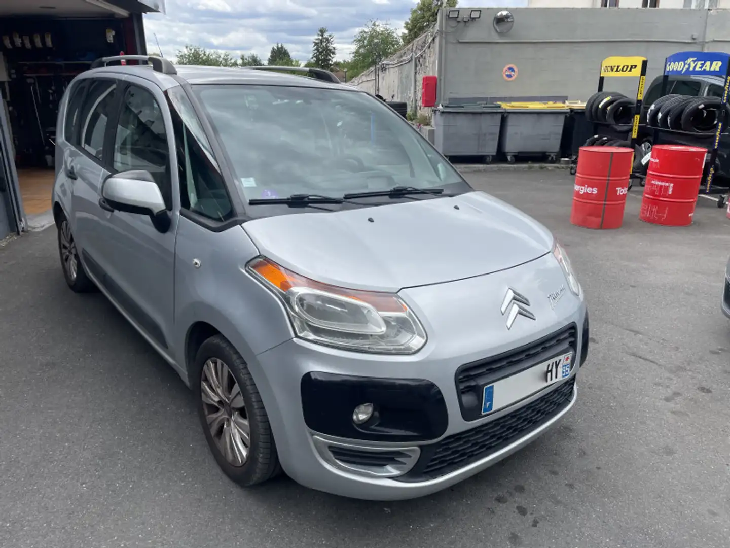 Citroen C3 Picasso 1.4 VTI CONFORT TOIT PANORAMIQUE Gris - 2