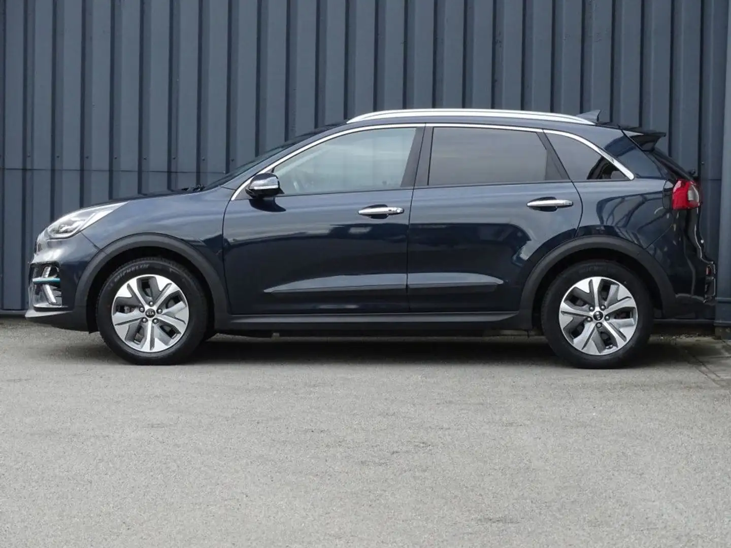 Kia e-Niro ExecutiveLine 64 kWh Incl BTW | LED | Stoelkoeling Bleu - 2