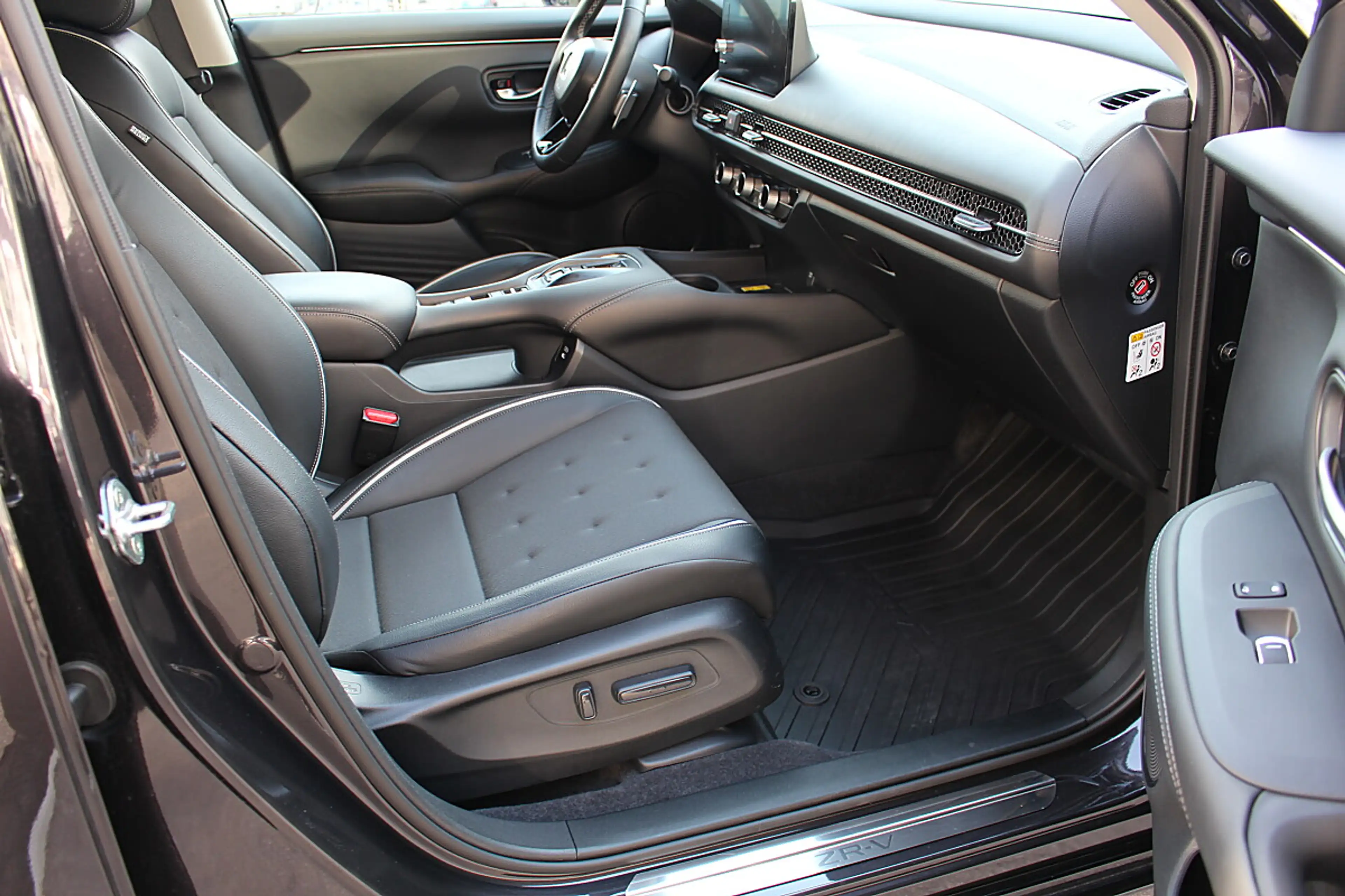 Honda ZR-V 2,0 i-MMD Hybrid Sport Aut. — photo 15