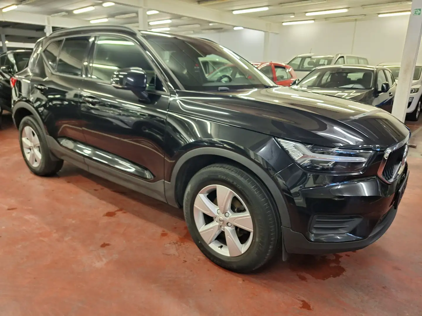 Volvo XC40 2.0 D3 Schwarz - 2