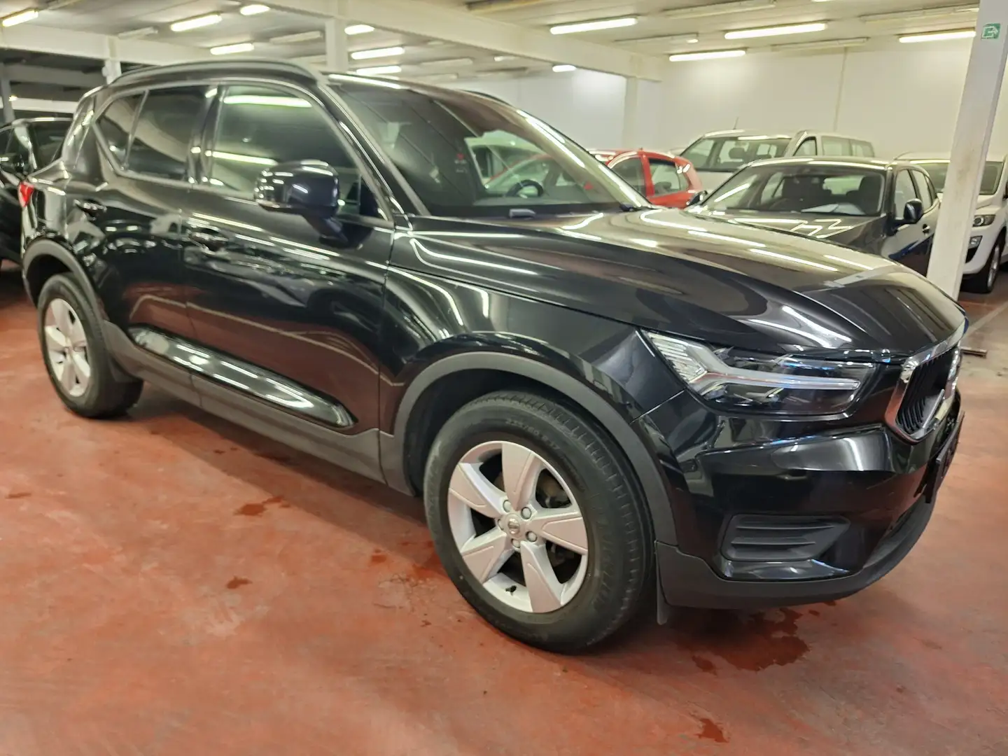 Volvo XC40 2.0 D3 Schwarz - 1