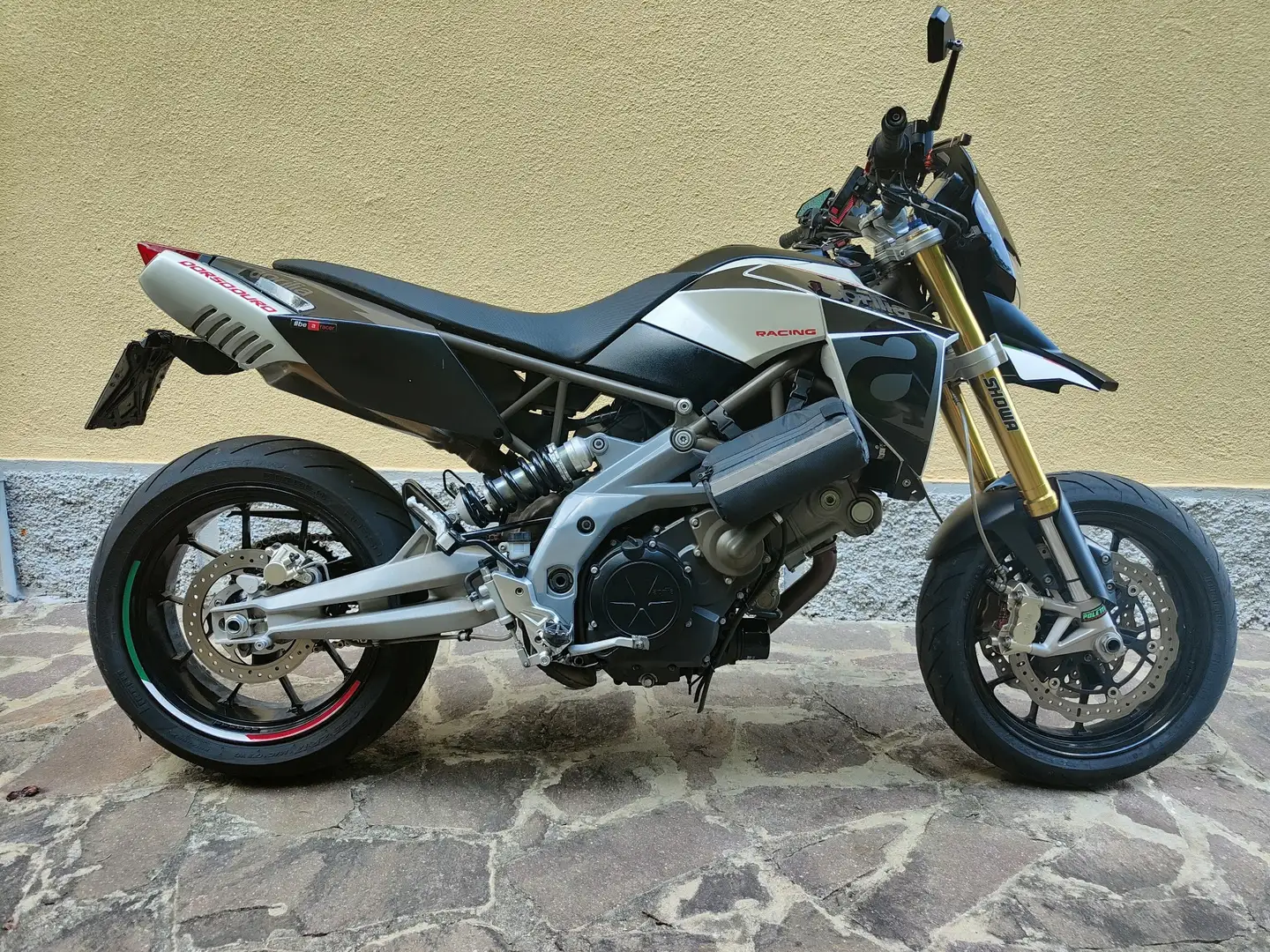 Aprilia Dorsoduro Nero - 1