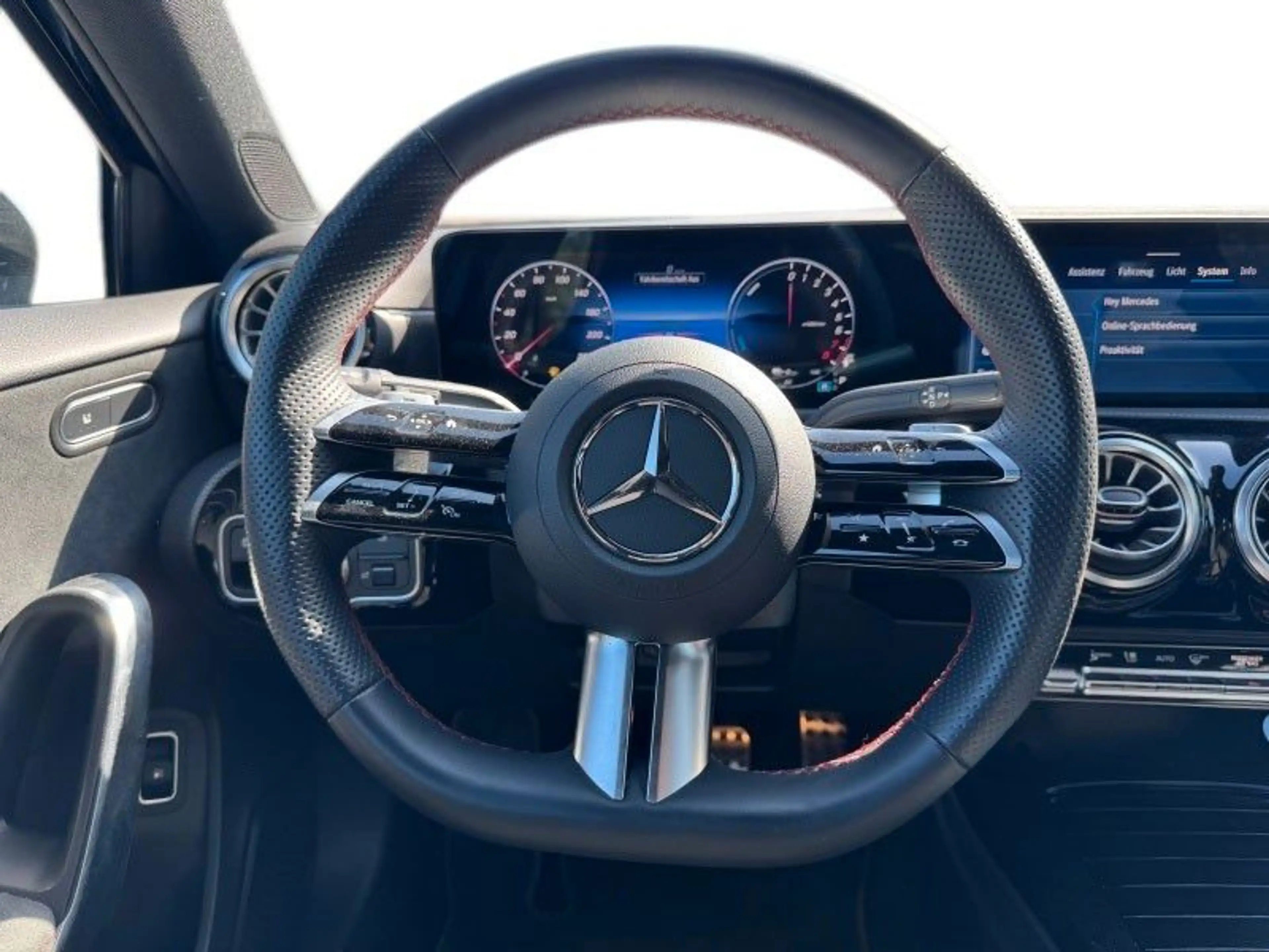 Mercedes-Benz A 250 A A 250 e — photo 11