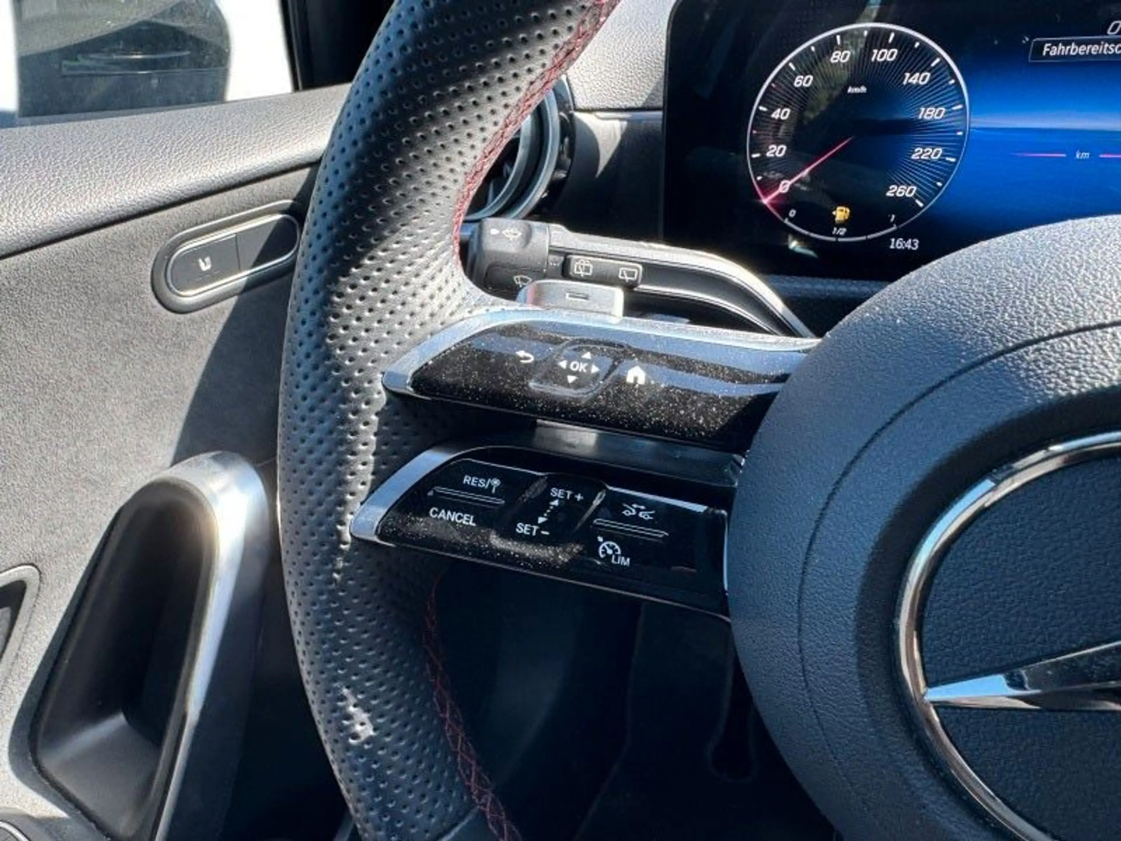Mercedes-Benz A 250 A A 250 e — photo 12