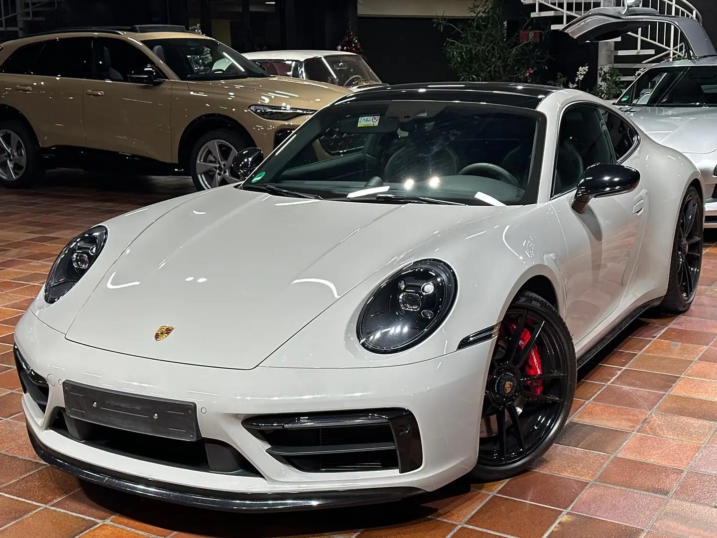 Porsche 911 Carrera GTS Glasdach Sport-Design Abgas Chrono 1.H - 1