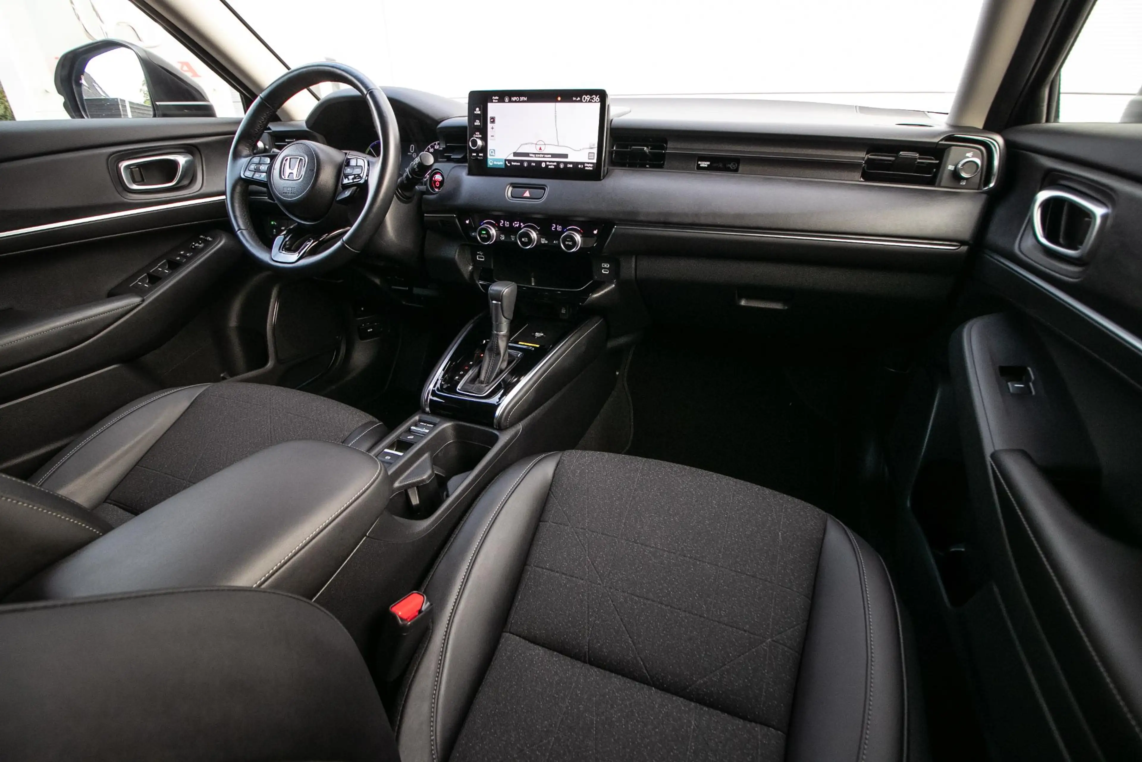 Honda HR-V 1.5 e:HEV Advance Obscura Black Pack — photo 3
