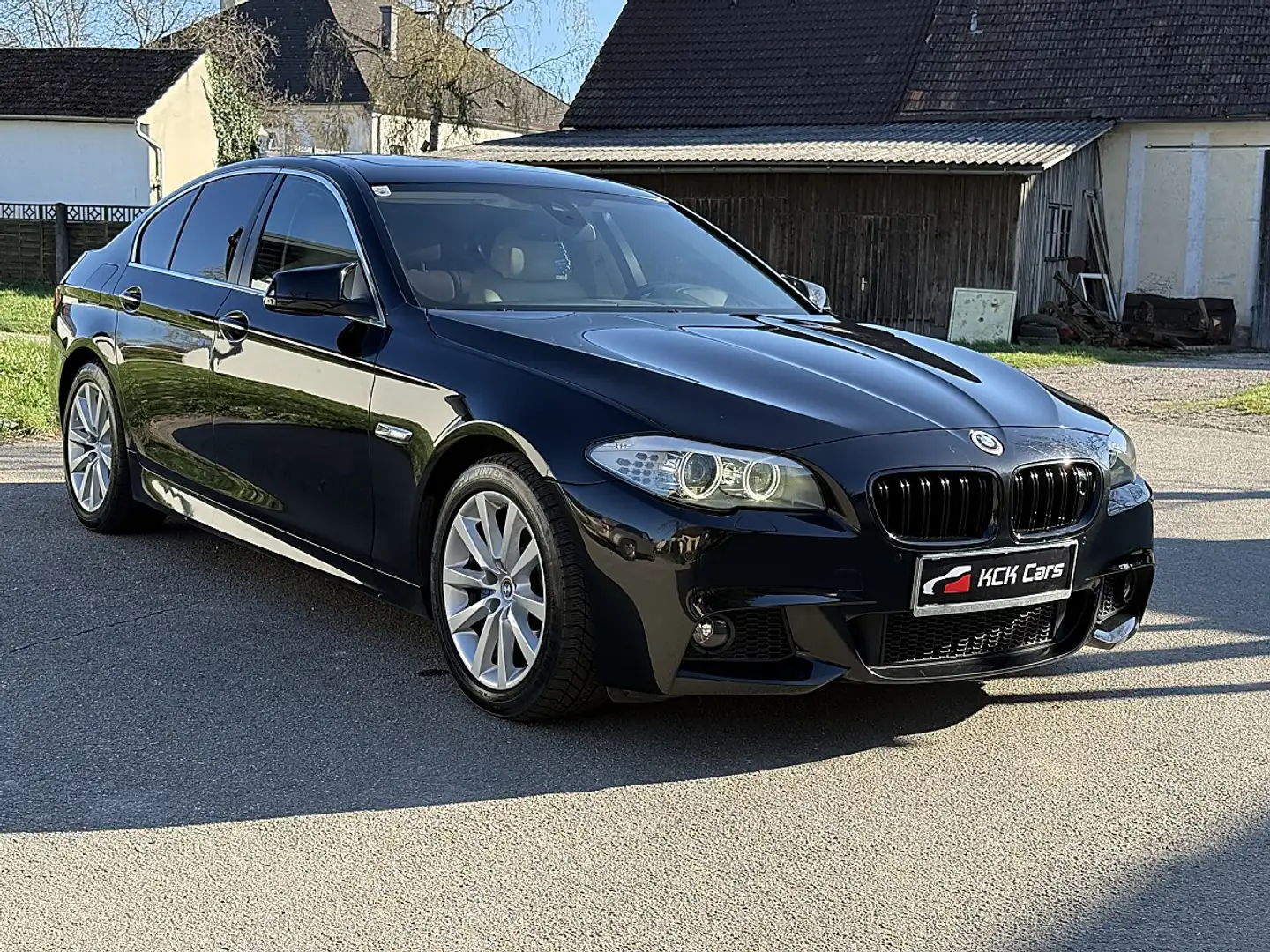 BMW 530 d xDrive M-PAKET Aut. Schwarz - 1