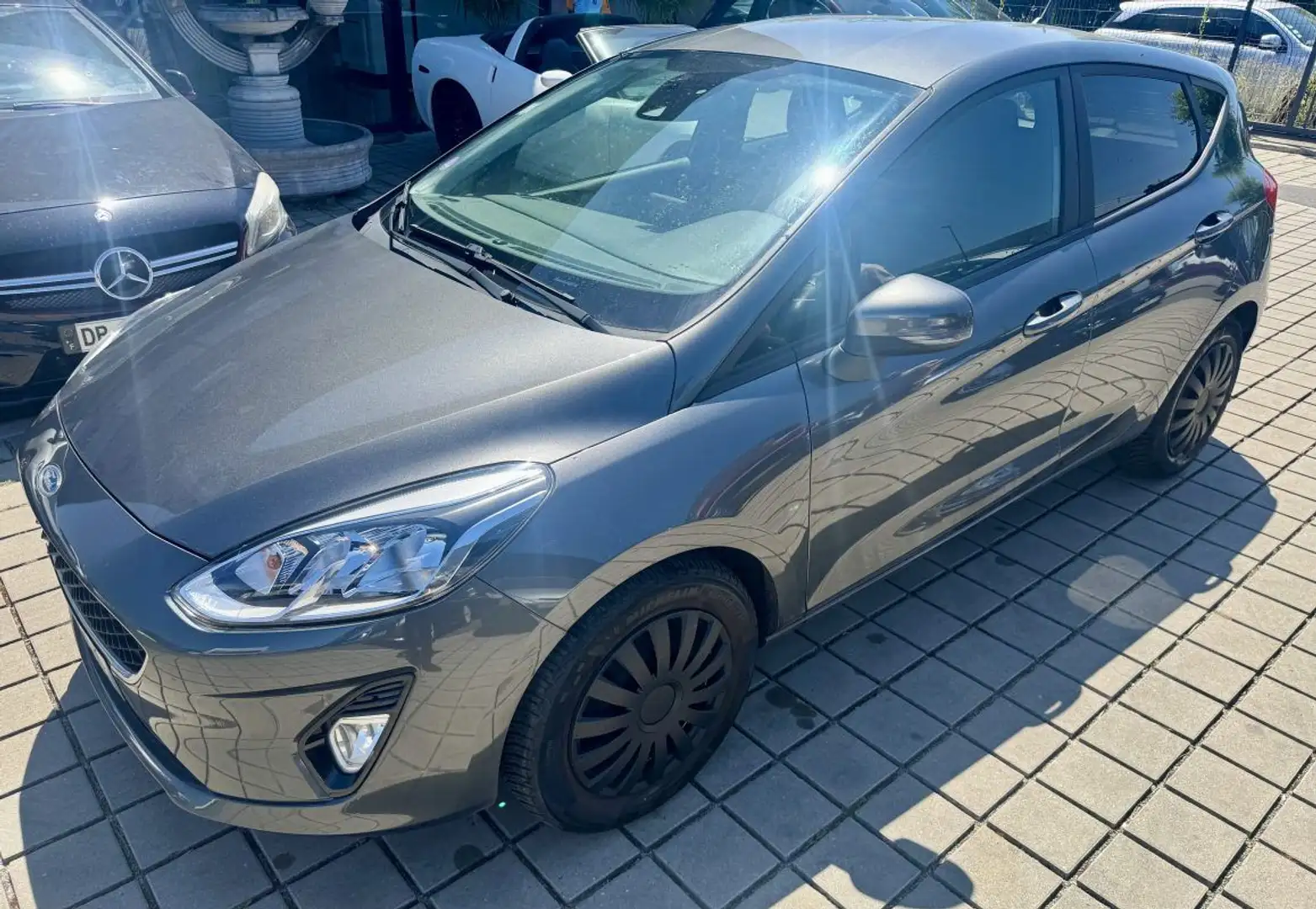 Ford Fiesta 1.1 85ch Titanium BVM5 Gris - 2