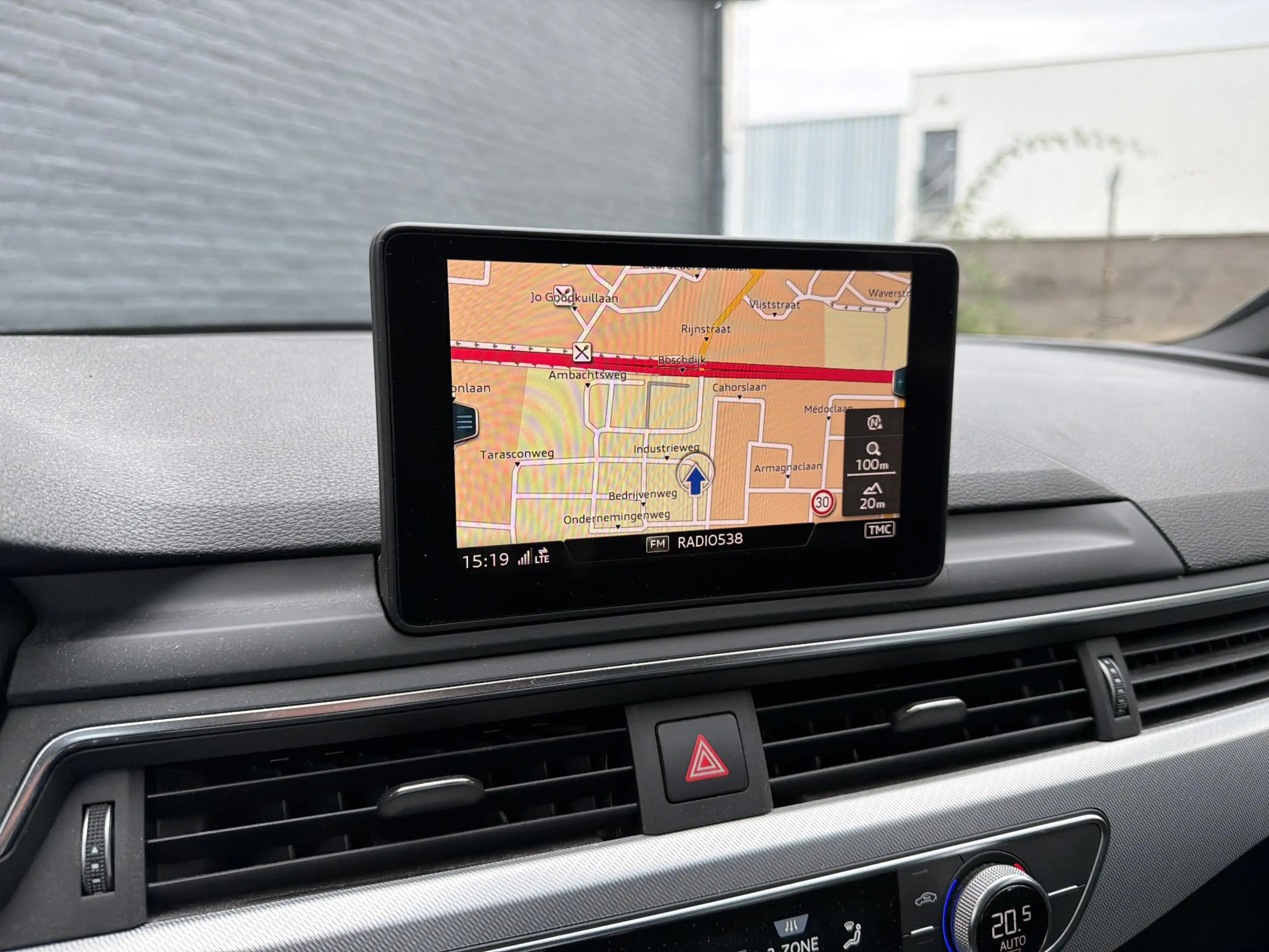 Audi A4 Avant 2.0 TDI Lease Edition — photo 12