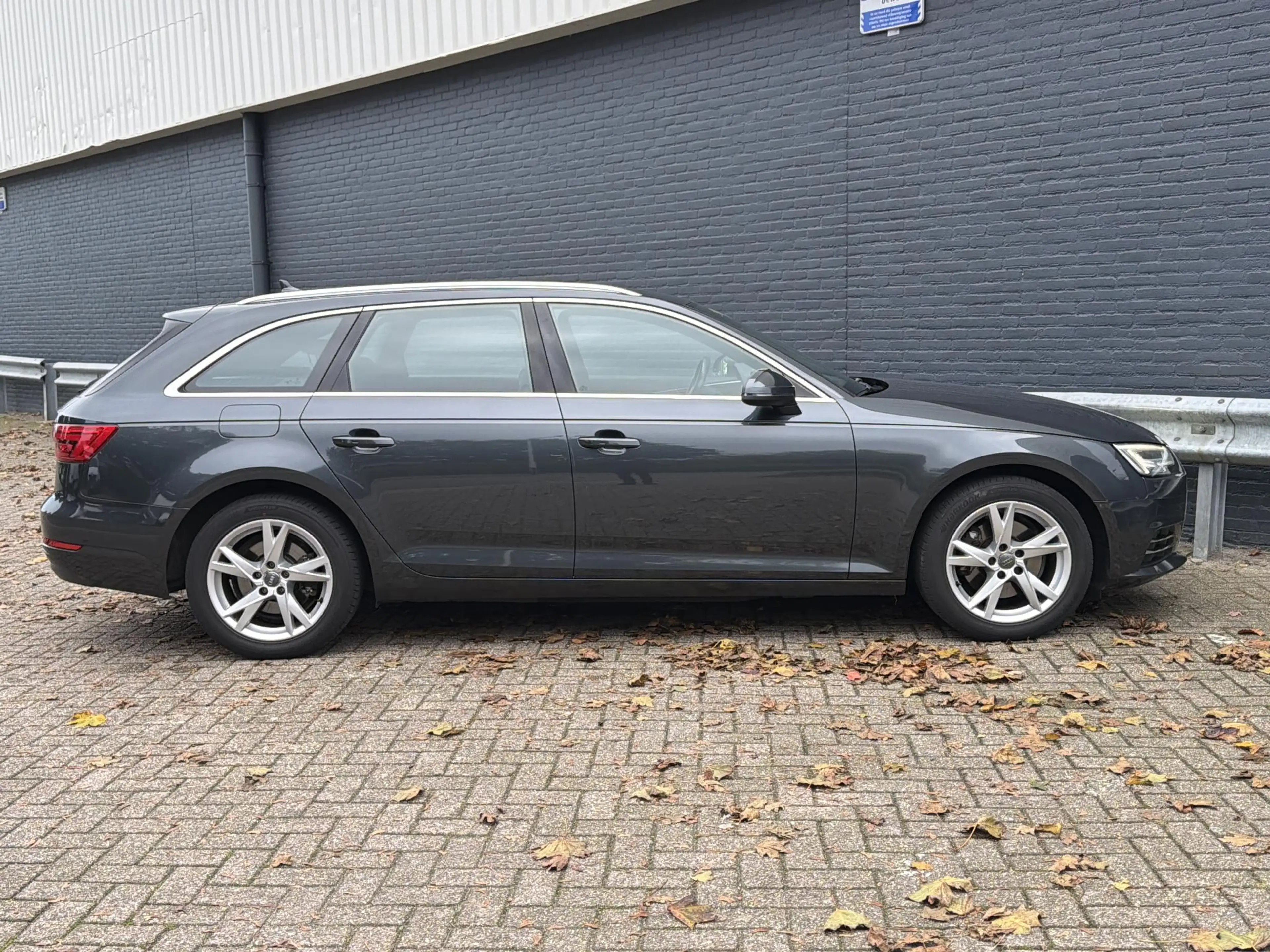 Audi A4 Avant 2.0 TDI Lease Edition — photo 7