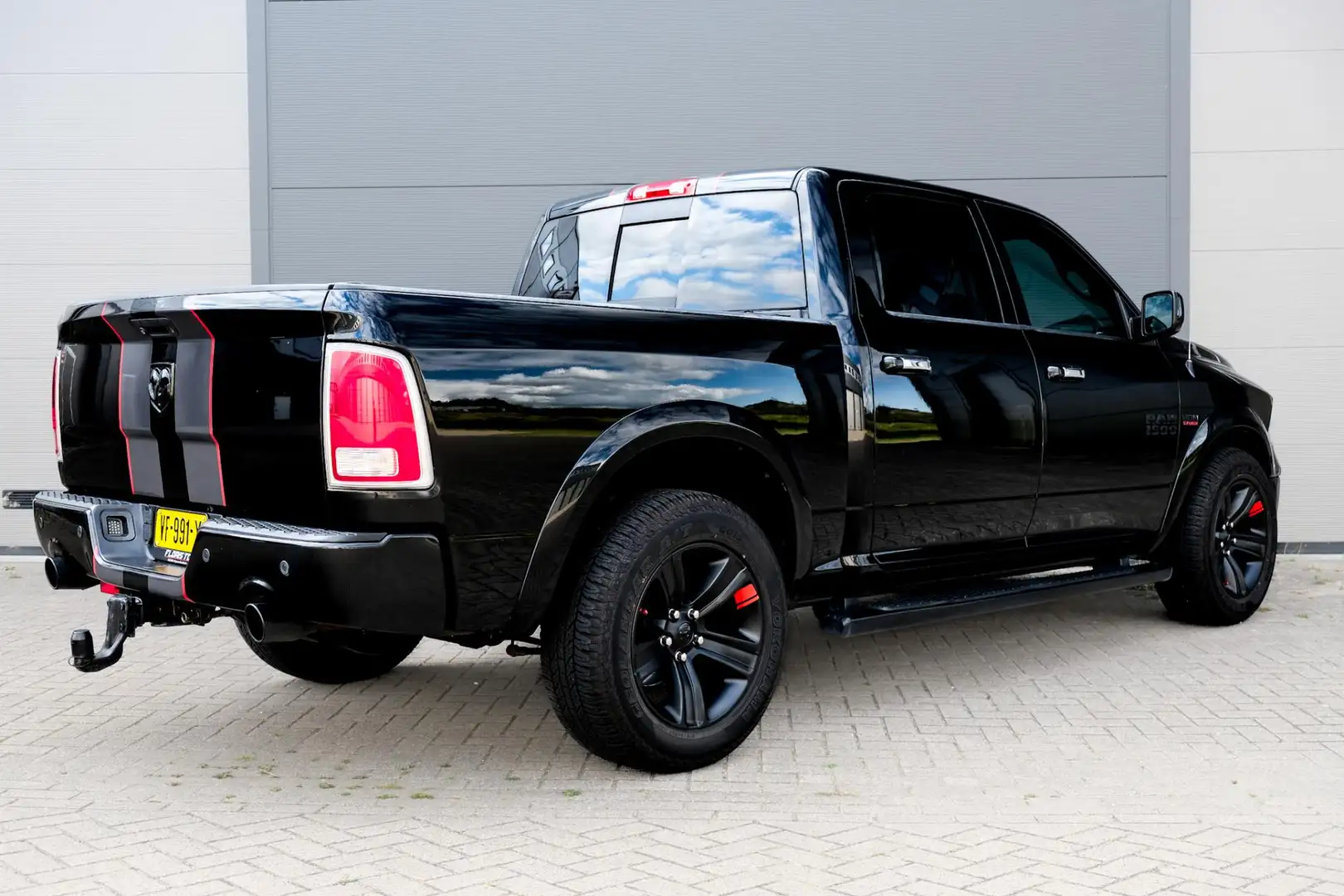 Dodge RAM 1500 5.7 V8 HEMI 4x4 | 401 PK | LARAMIE | BLACK-OP Noir - 2