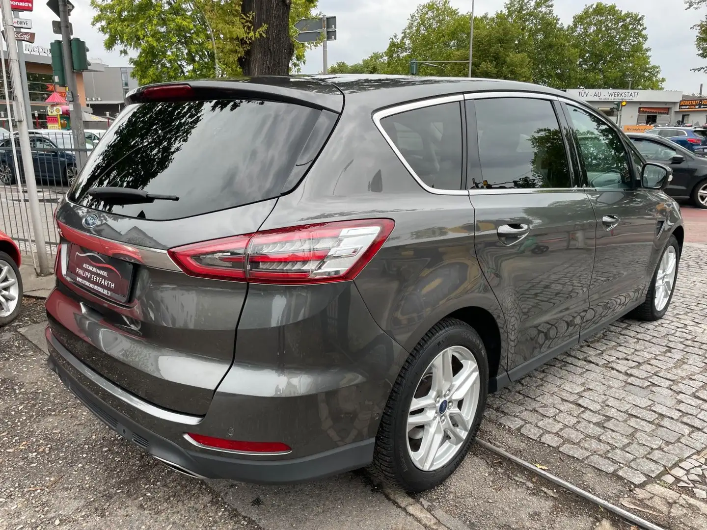 Ford S-Max 2.0TDCi Titanium PowerShift*7-SITZ*VOLLAUS Gri - 2
