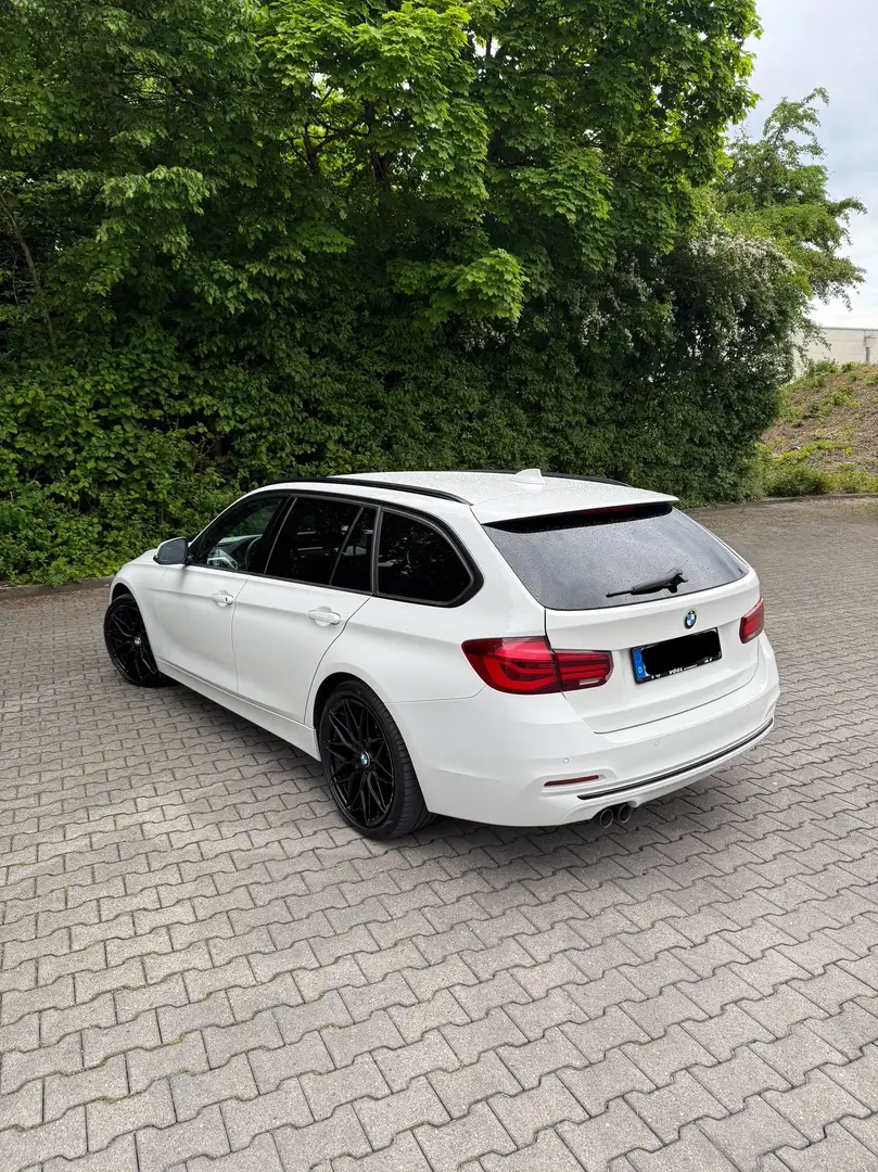 BMW 320 320d Touring xDrive Aut. Advantage (F31) Weiß - 2