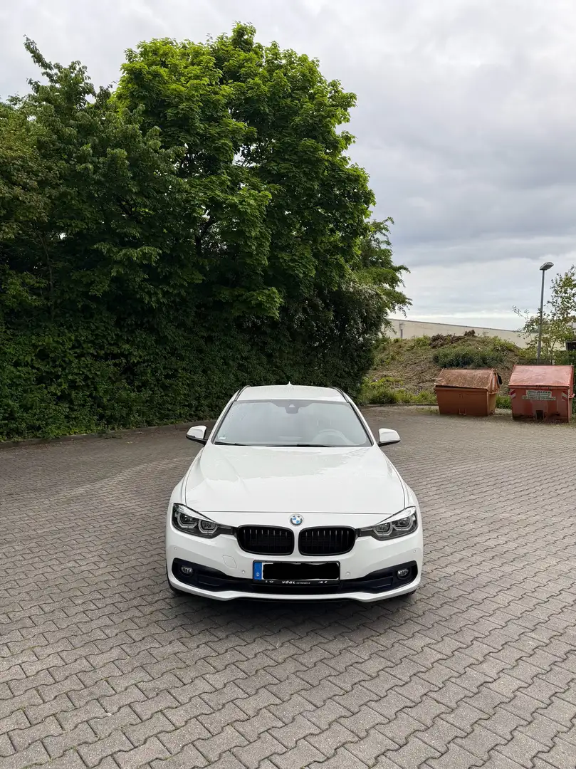 BMW 320 320d Touring xDrive Aut. Advantage (F31) Weiß - 1