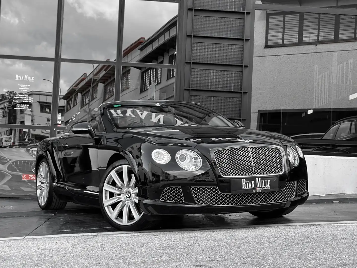 Bentley Continental W12 GT Convertible Чёрный - 1