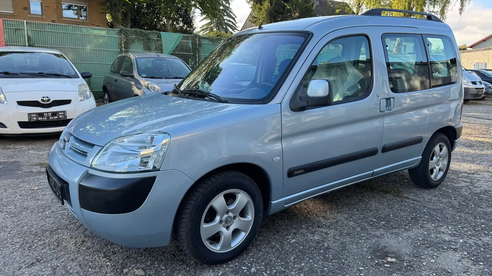 Citroen Berlingo TÜV 09-2027/5-Türer Multispace 1.6 16V Plus Grau - 1