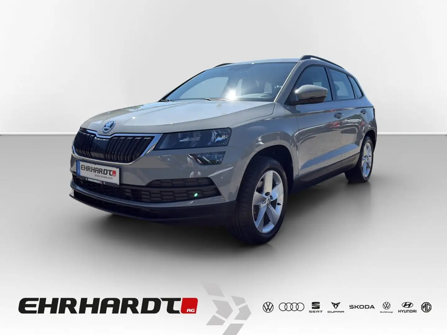 Skoda Karoq 1.5 TSI Ambition AHK*SHZ*PDC*TEMPO*BEH.FRONT*17" Grijs - 1