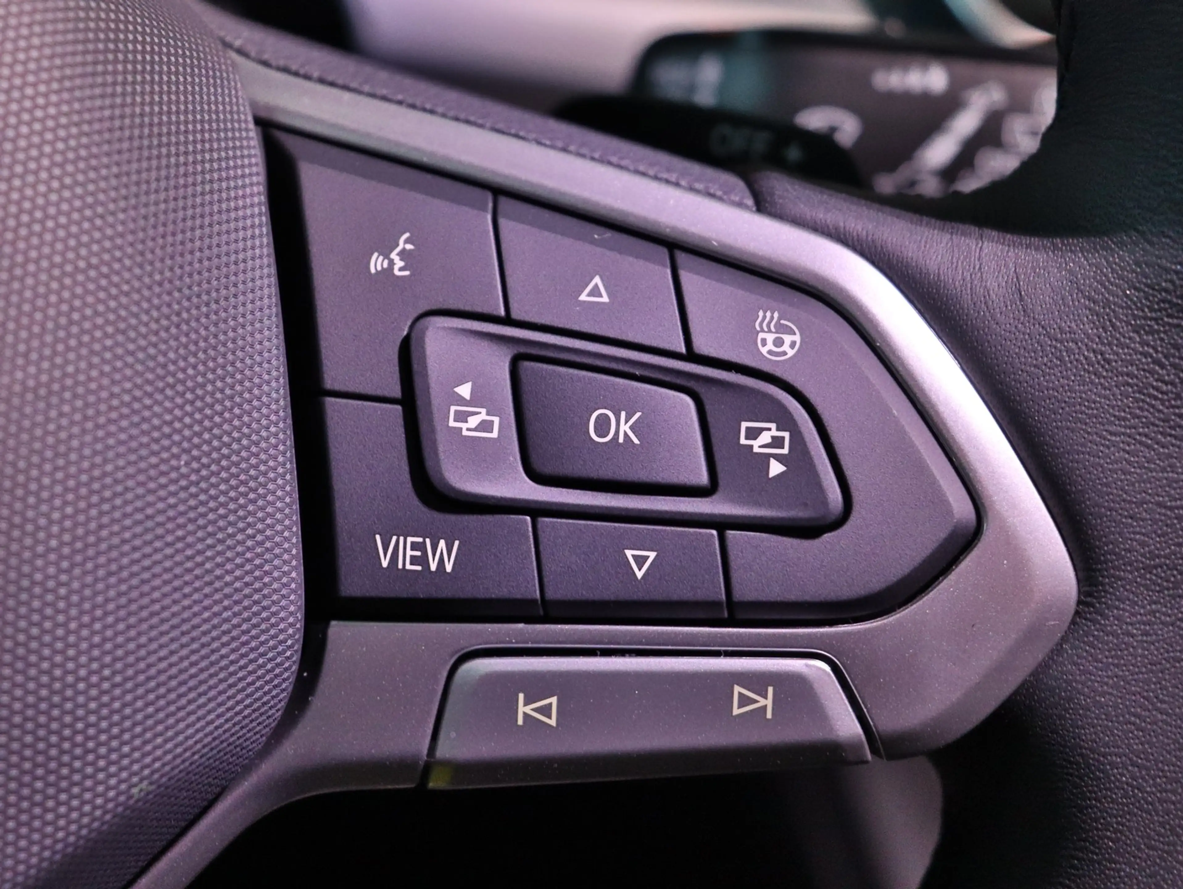 Volkswagen Golf VIII Energy 1.5TSI DSG+RFKAMERA+LED+ACC+SHZ+KLIMA — photo 17