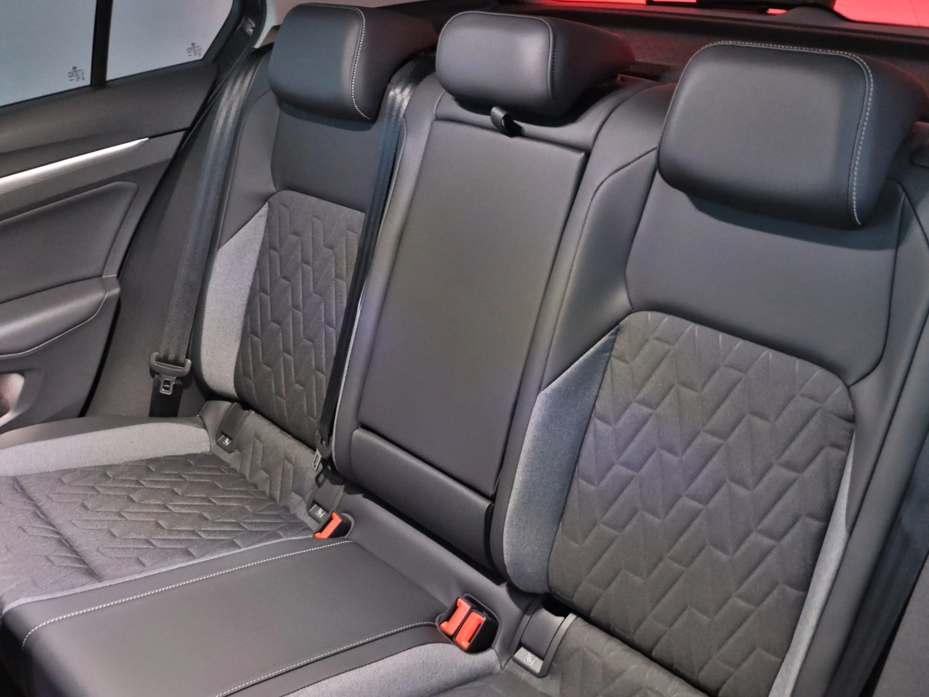 Volkswagen Golf VIII Energy 1.5TSI DSG+RFKAMERA+LED+ACC+SHZ+KLIMA — photo 20