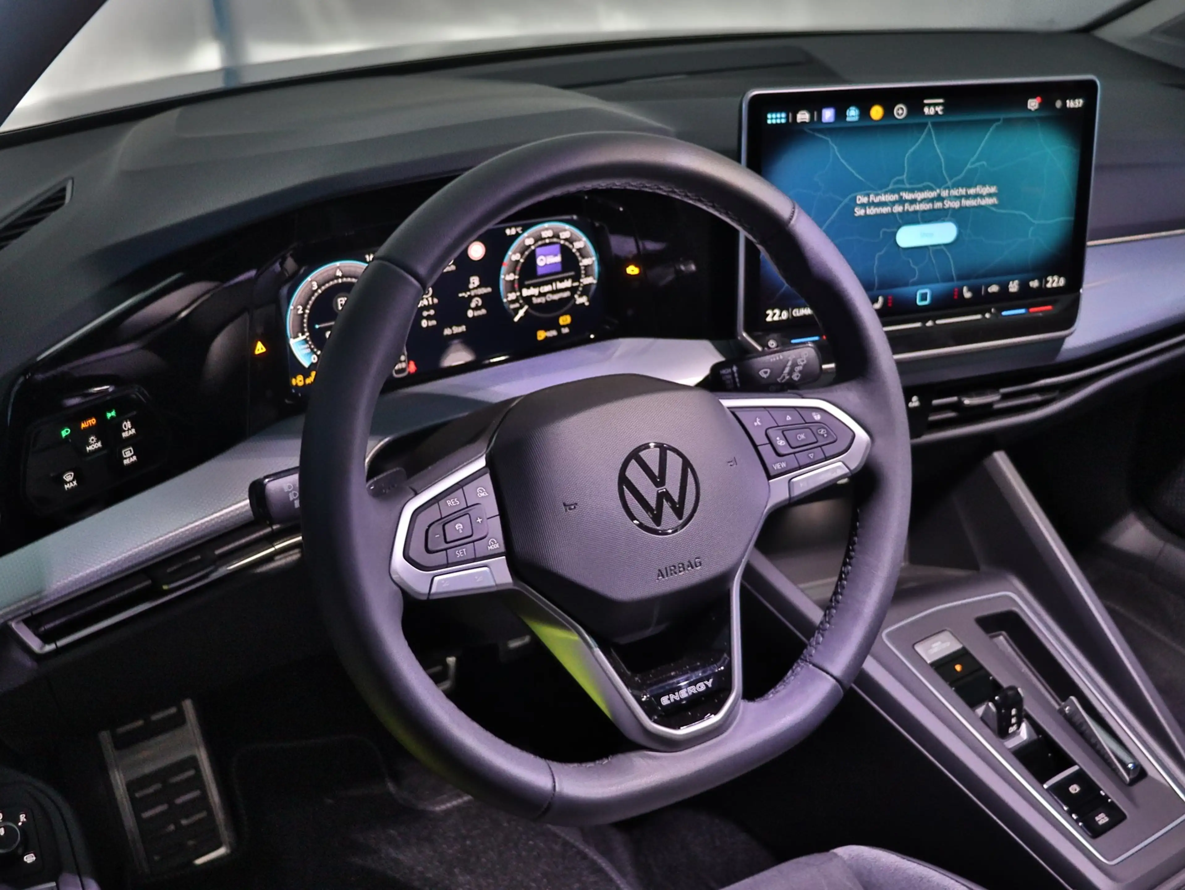 Volkswagen Golf VIII Energy 1.5TSI DSG+RFKAMERA+LED+ACC+SHZ+KLIMA — photo 2