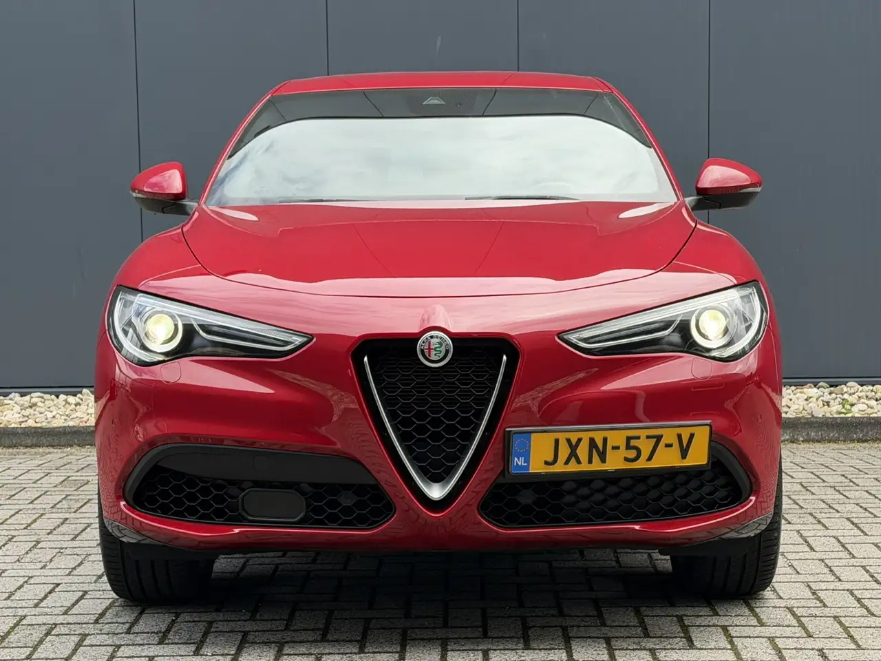 Alfa Romeo Stelvio 2023 — фото 7