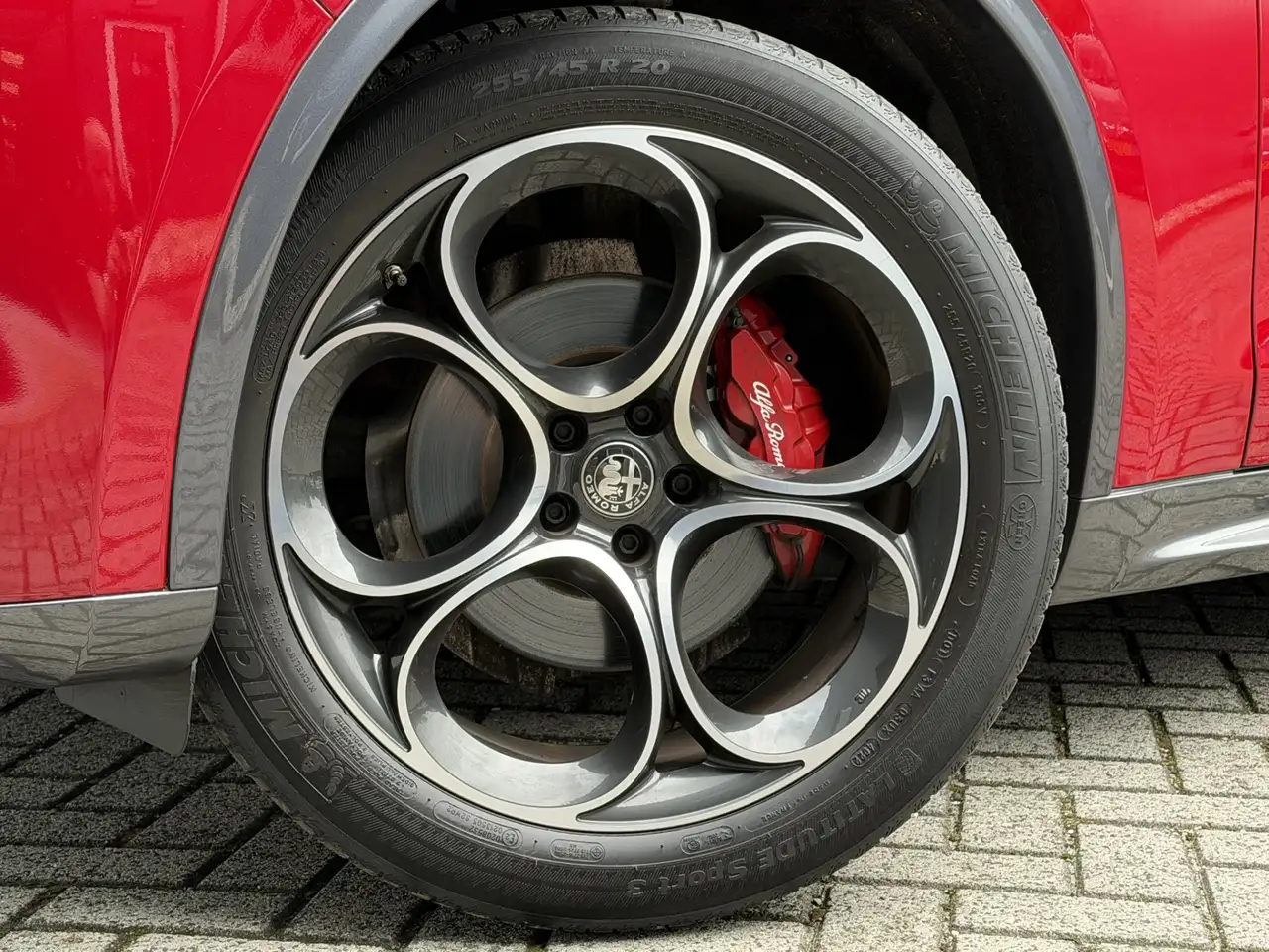 Alfa Romeo Stelvio 2023