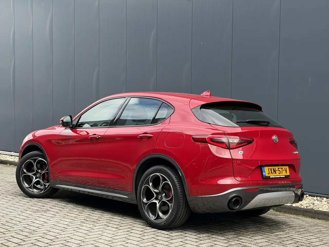 Alfa Romeo Stelvio 2023