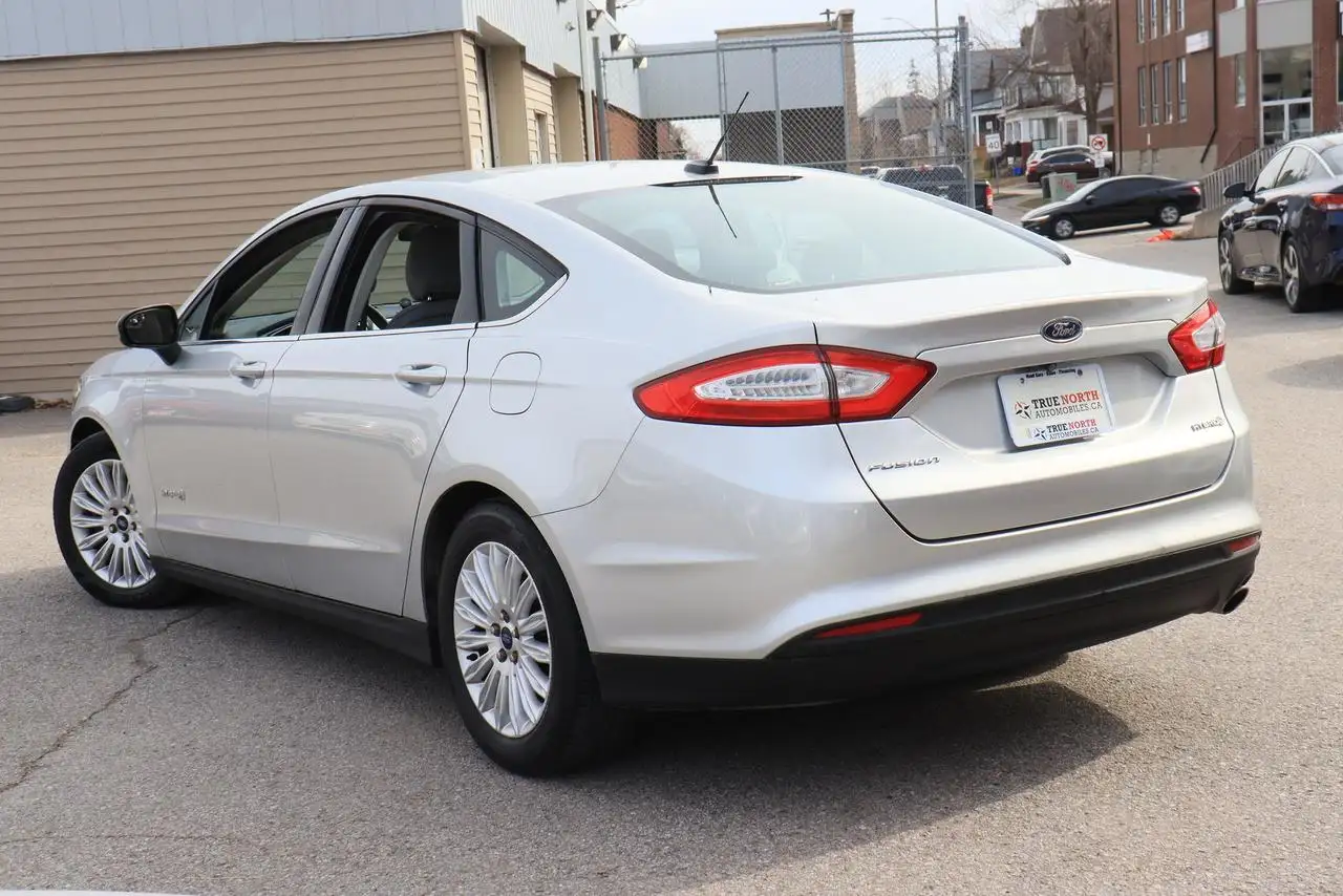 Ford Fusion снимка Ford Fusion