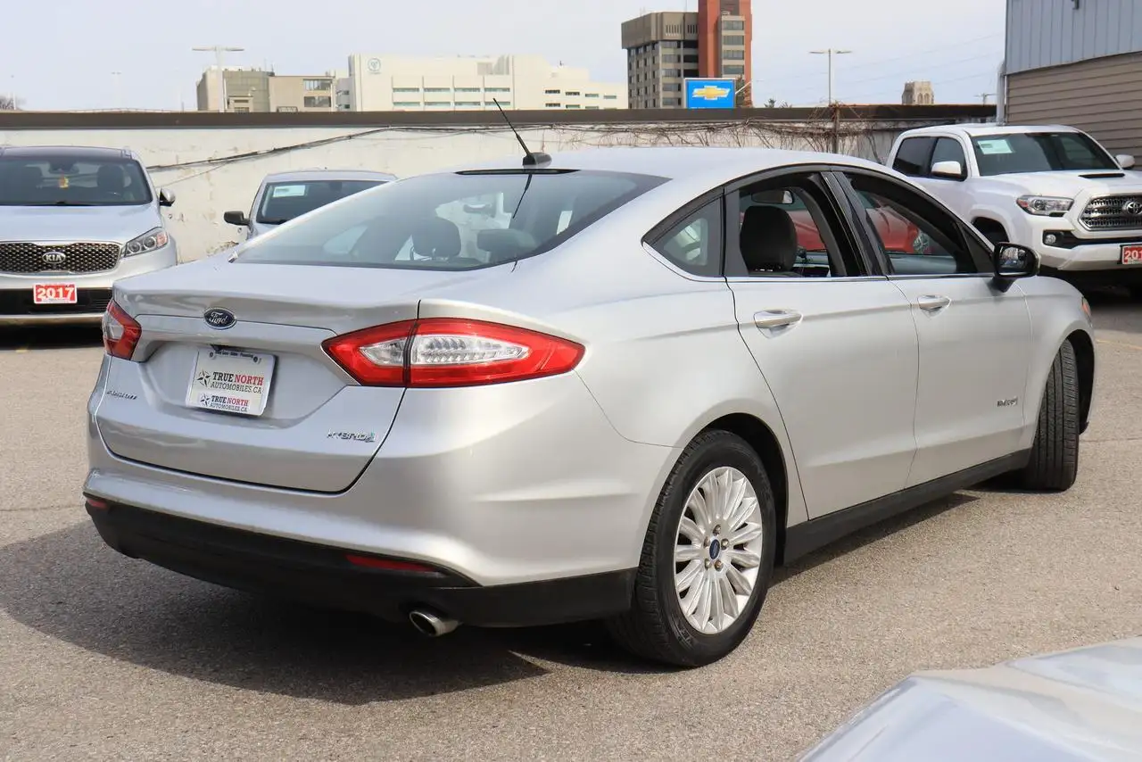 Ford Fusion снимка Ford Fusion