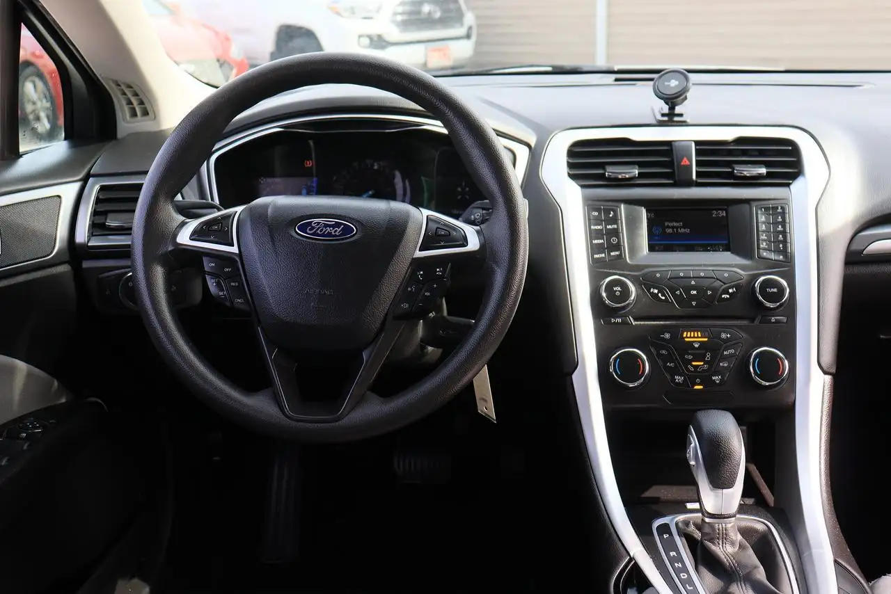 Ford Fusion снимка Ford Fusion