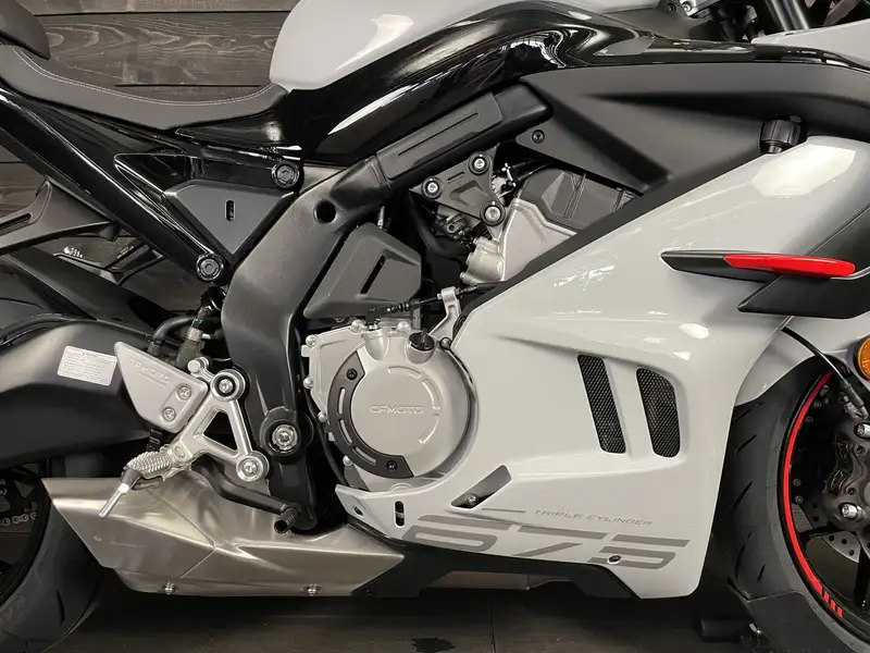 CFMOTO 675SR-R - foto 5