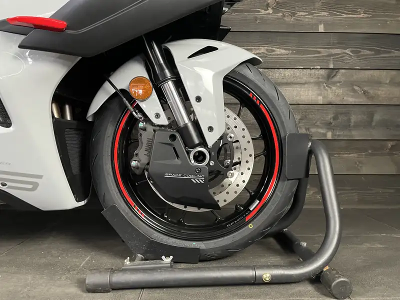 CFMOTO 675SR-R - foto 6