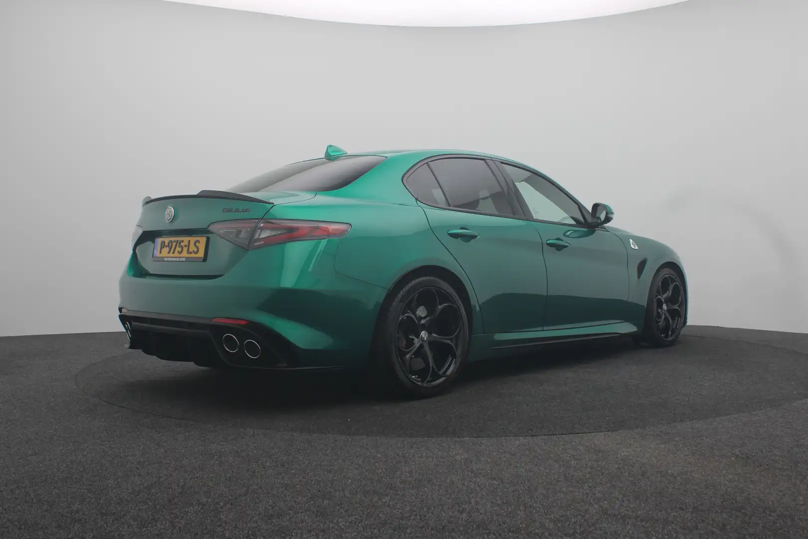 Alfa Romeo Giulia 2.9 V6 Quadrifoglio Automaat | Achteruitrijcamera Groen - 2