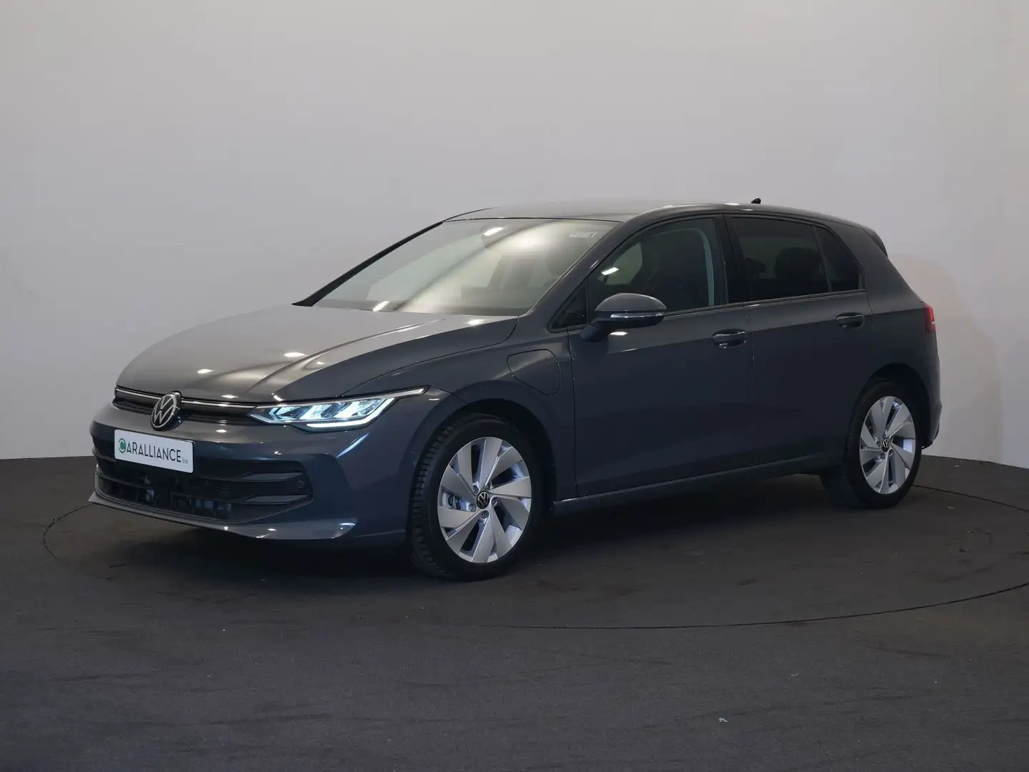 Volkswagen Golf LIFE  1.5eTsi Hybrid|DSG||NavByAPP|Pack.Techno| Grijs - 1
