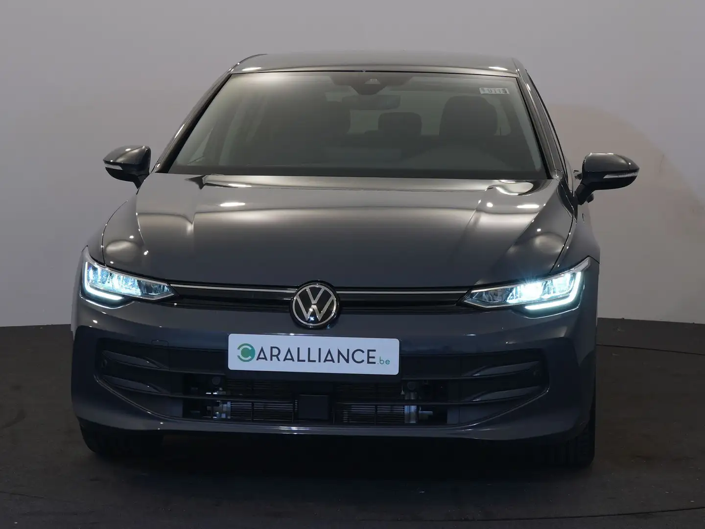 Volkswagen Golf LIFE  1.5eTsi Hybrid|DSG||NavByAPP|Pack.Techno| Grijs - 2
