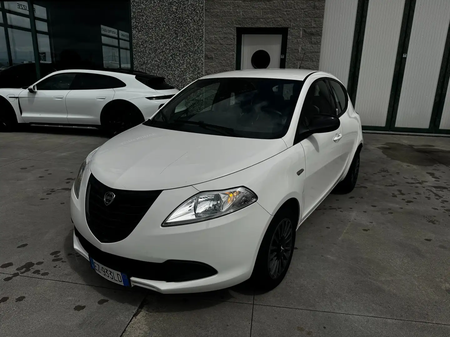 Lancia Ypsilon Ypsilon 1.2 8v Silver c/clima 69cv Bianco - 2