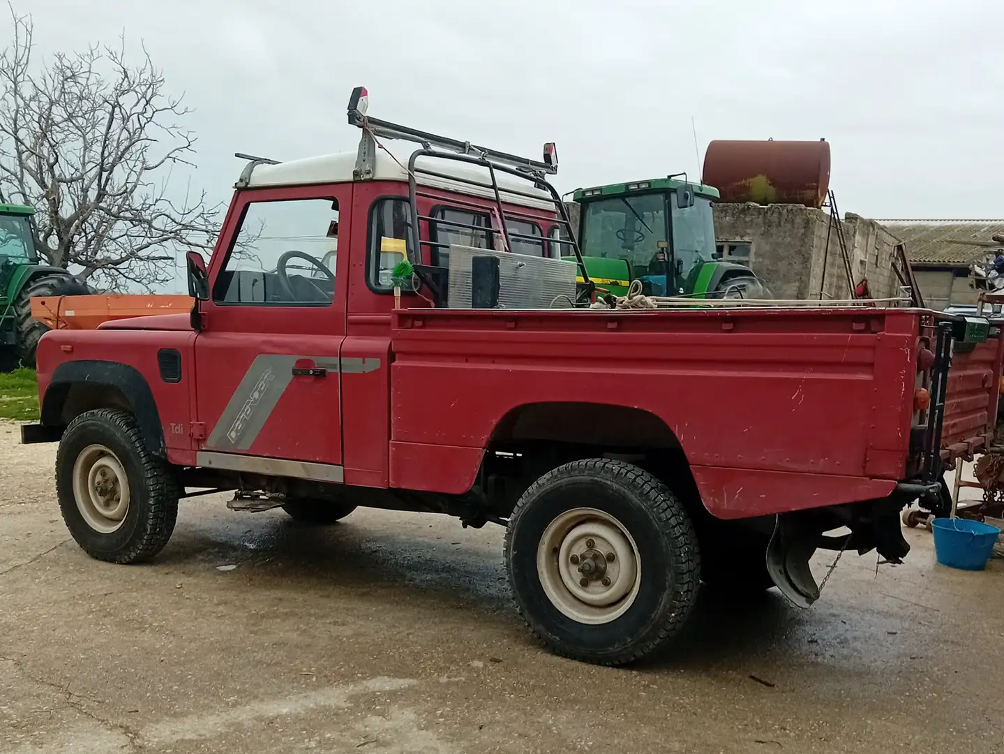 Land Rover Defender 110 2.5 tdi pick up Rojo - 1