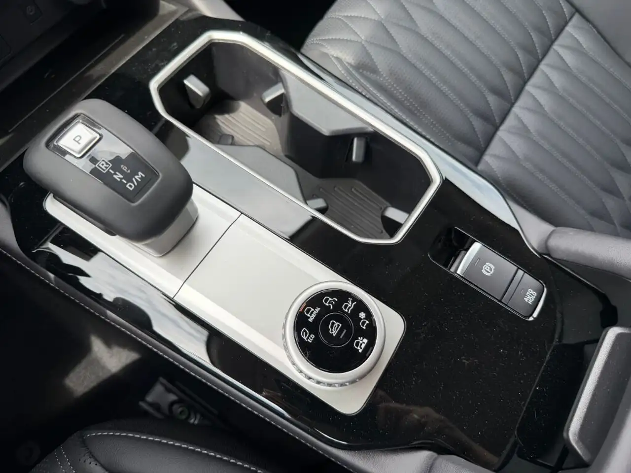 Mitsubishi Outlander снимка Mitsubishi Outlander