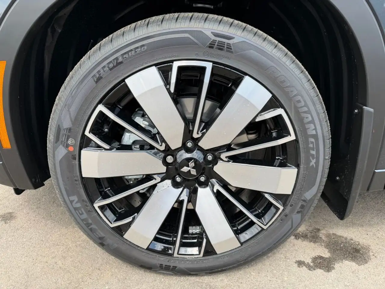 Mitsubishi Outlander снимка Mitsubishi Outlander