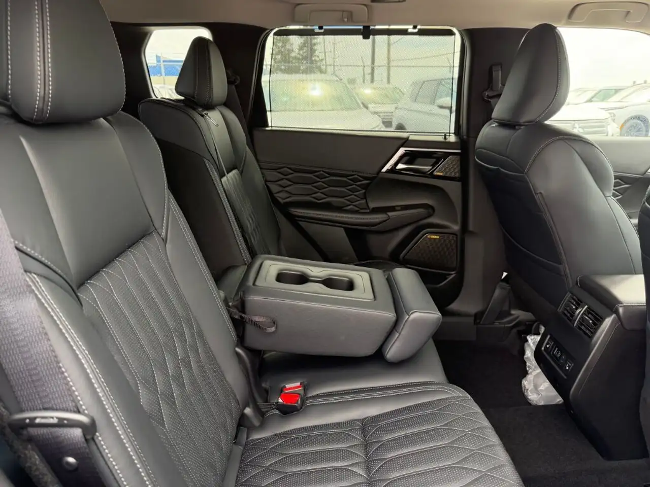 Mitsubishi Outlander снимка Mitsubishi Outlander