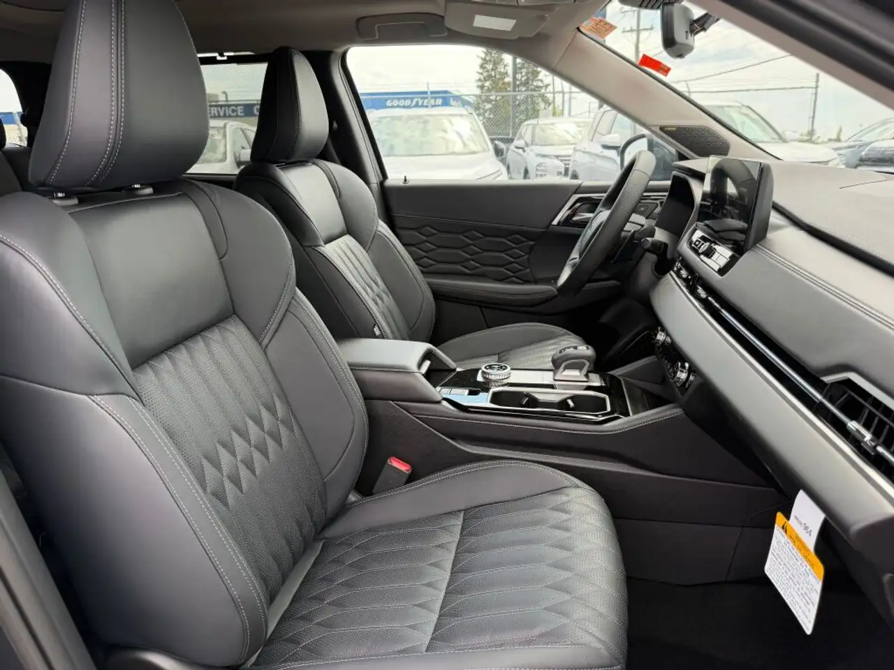 Mitsubishi Outlander снимка Mitsubishi Outlander