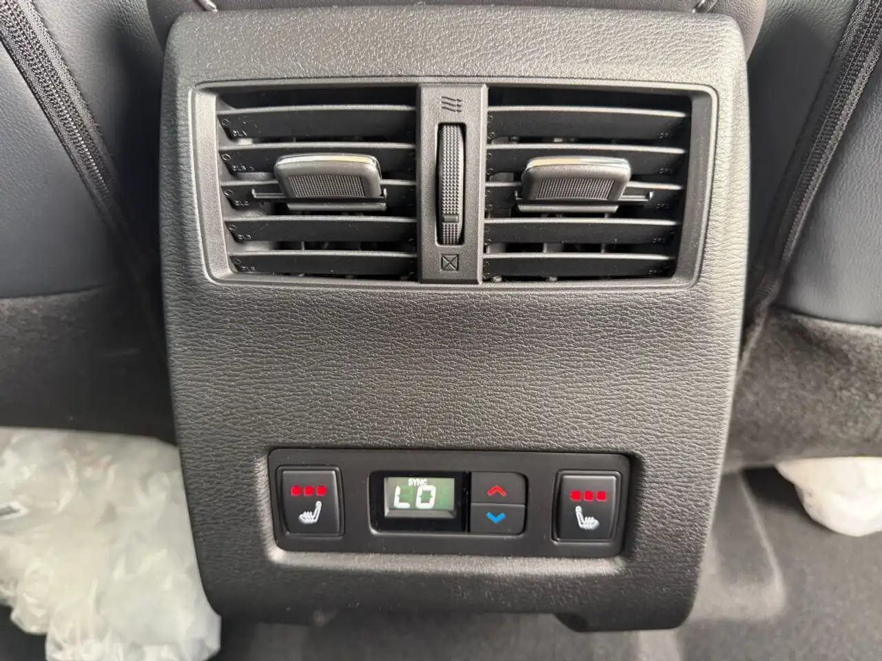 Mitsubishi Outlander снимка Mitsubishi Outlander